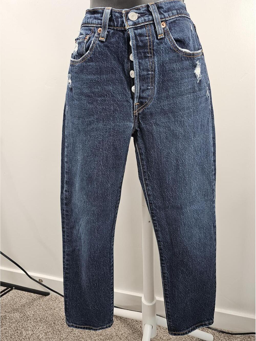 501 Levi's  24 x 26 Classic Straight Button Fly